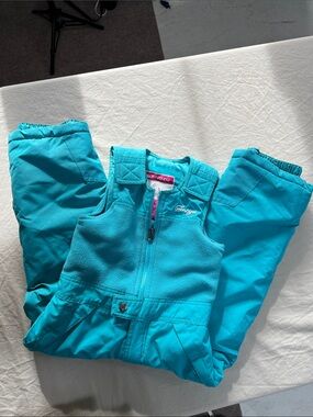 Snozu child’s 5 turquoise snow bibs